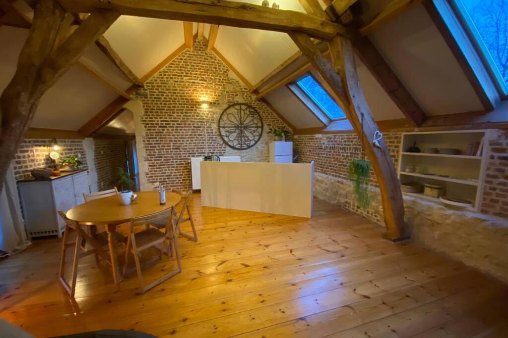 Charmant Appartement Dans Une Ancienne Ferme Nivelles Eksteriør billede