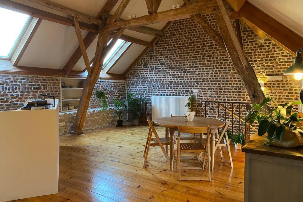 Charmant Appartement Dans Une Ancienne Ferme Nivelles Eksteriør billede